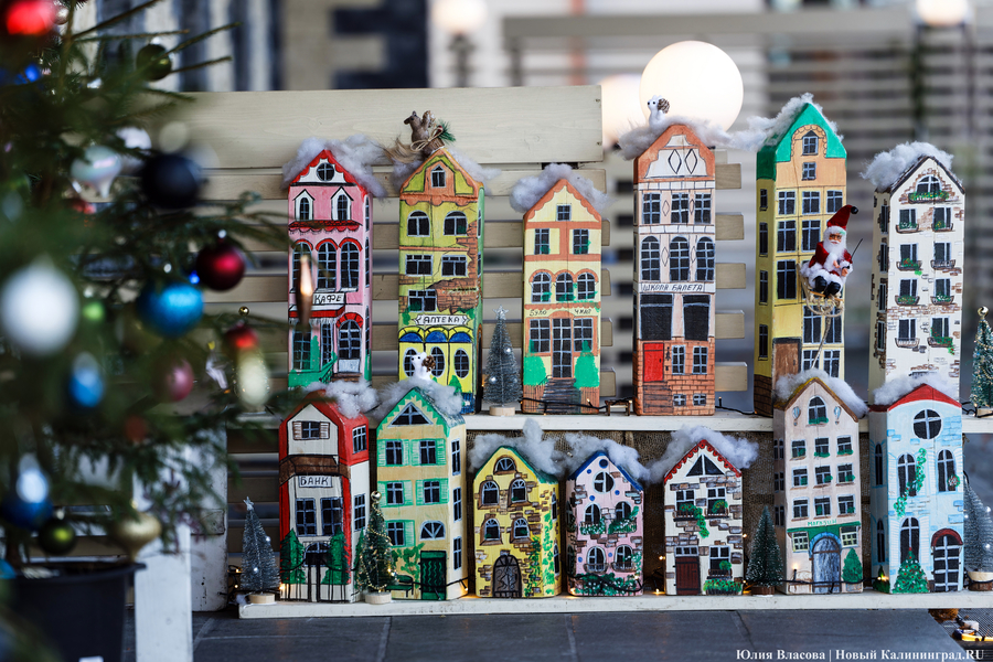 В царстве огненной лошади: как украсили Зеленоградск к Новому году (фото)