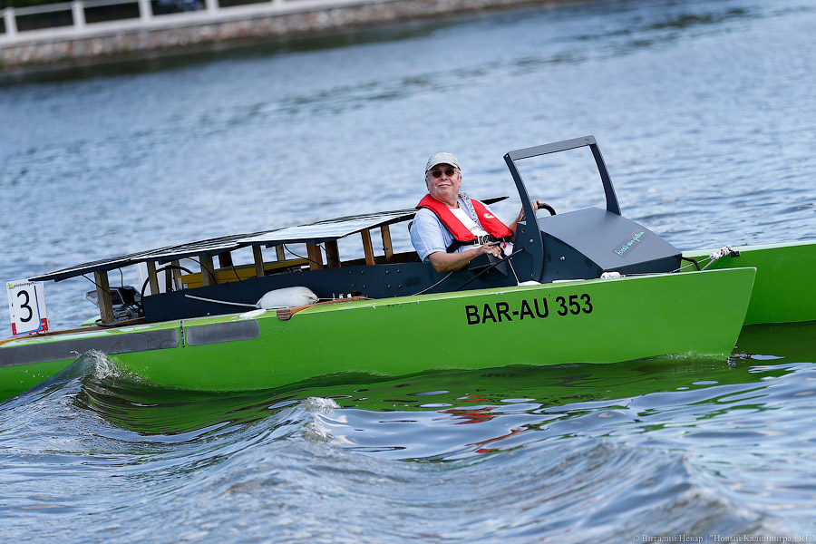 Стартовали: в Калининграде прошли соревнования лодок на солнечных батареях
