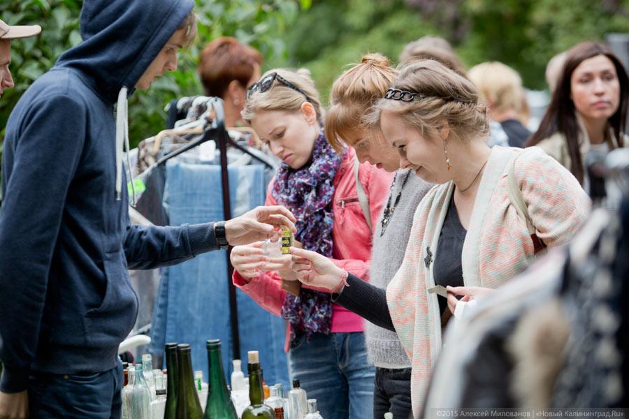 Диван, чемодан, саквояж: всё о субботней барахолке в «Воротах»