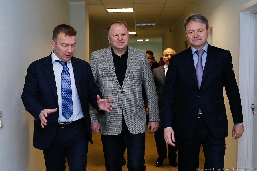 Галопом по котлетам: главе Минсельхоза РФ показали два завода в Калининграде