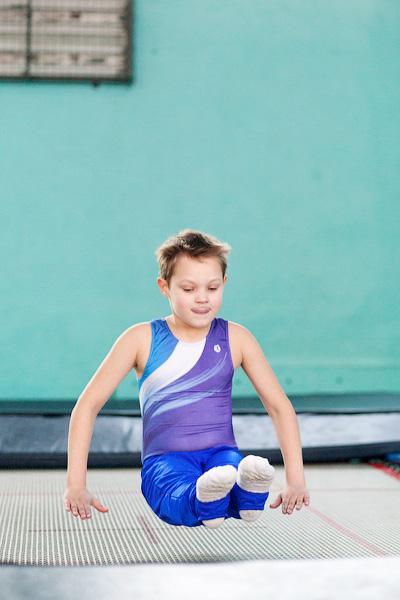 «Прыгучий спорт»: фоторепортаж с соревнований по прыжкам на батуте