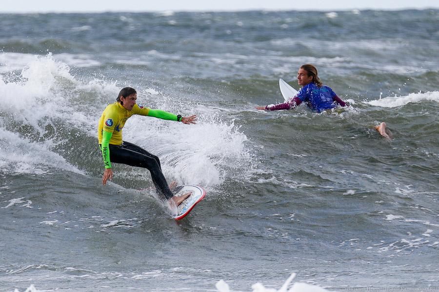 На волне «профи»: фоторепортаж с Чемпионата по серфингу в Зеленоградске