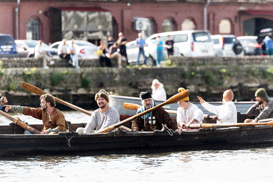 «Миля витязя», вальс байдарок и летающий моряк: как прошла «Водная ассамблея» (фото)