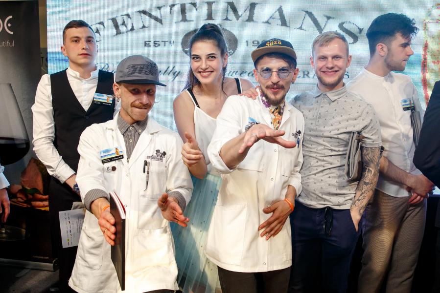 Море, поэзия, коктейли: в Калининграде выбрали обладателя «Янтарного шейкера»