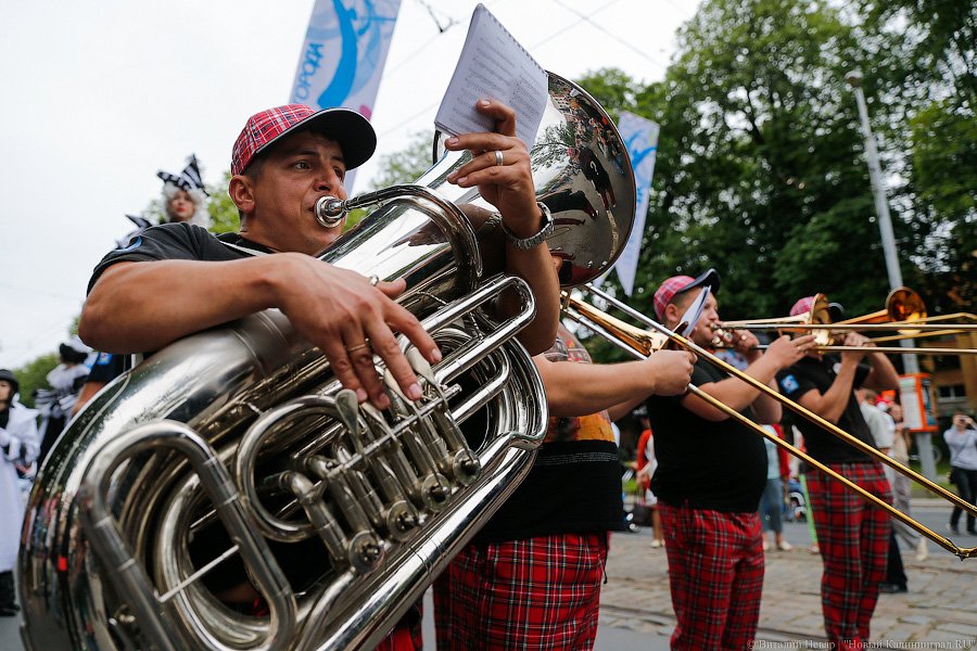 Все при параде: пешеходная зона Калининграда в День города (фото)