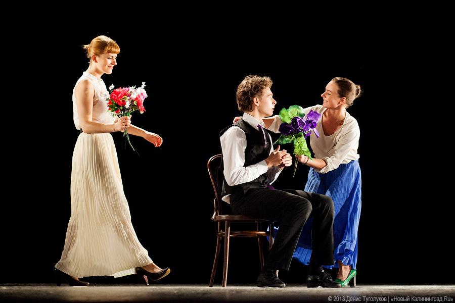 Всё о WooZoo: на «Балтийских сезонах» показали спектакль Олега Глушкова