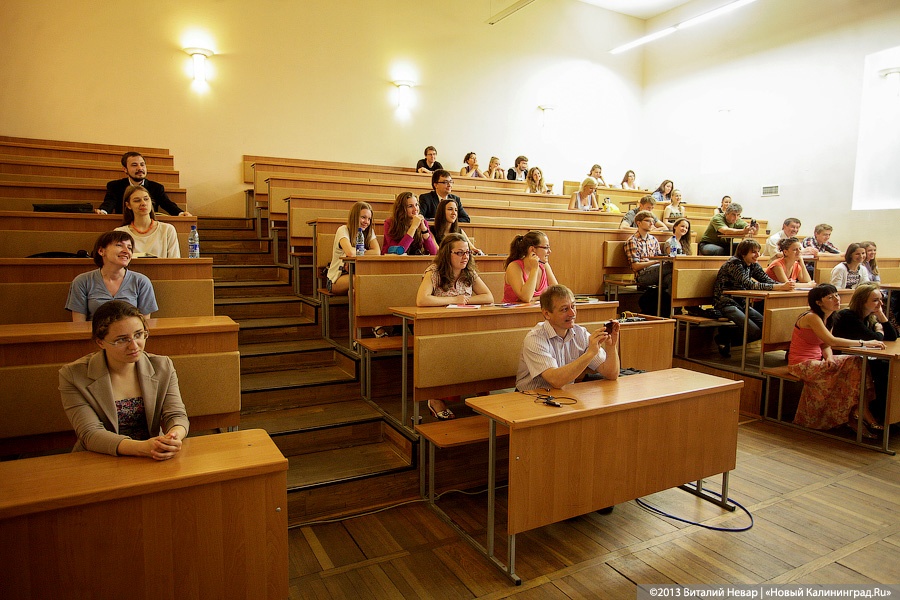 Глава Минобра считает, что первое высшее образование следует получать в России