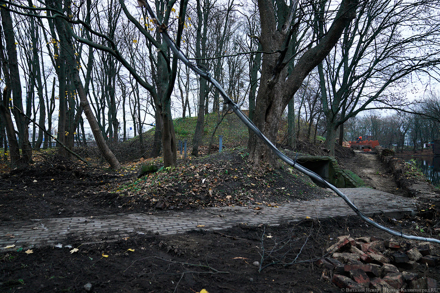 «Не можем делать один в один»: как реставрируют эскарповую стену Фридландских ворот