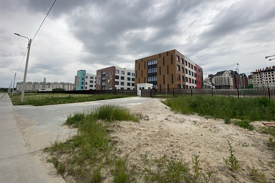 Власти рассказали подробности о запуске транспорта к школе на Благовещенской