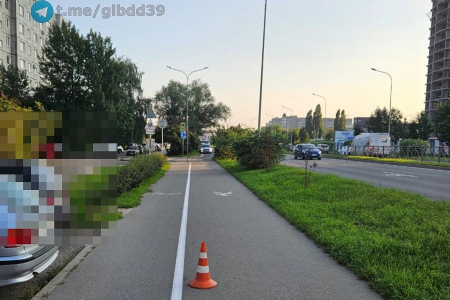 В Калининграде электросамокатчик сбил на тротуаре 87-летнего пенсионера