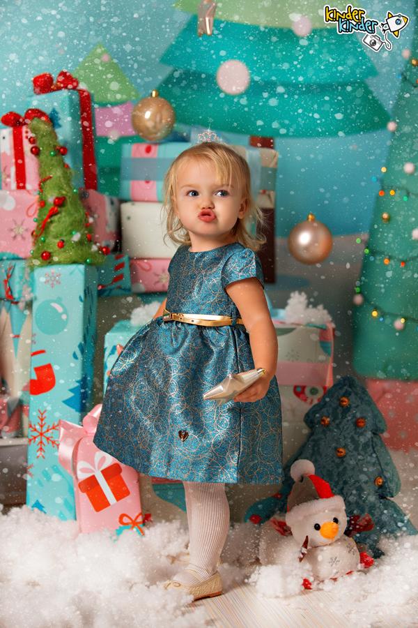 Создайте новогоднюю сказку вашей семьи в фотостудии KinderKinder