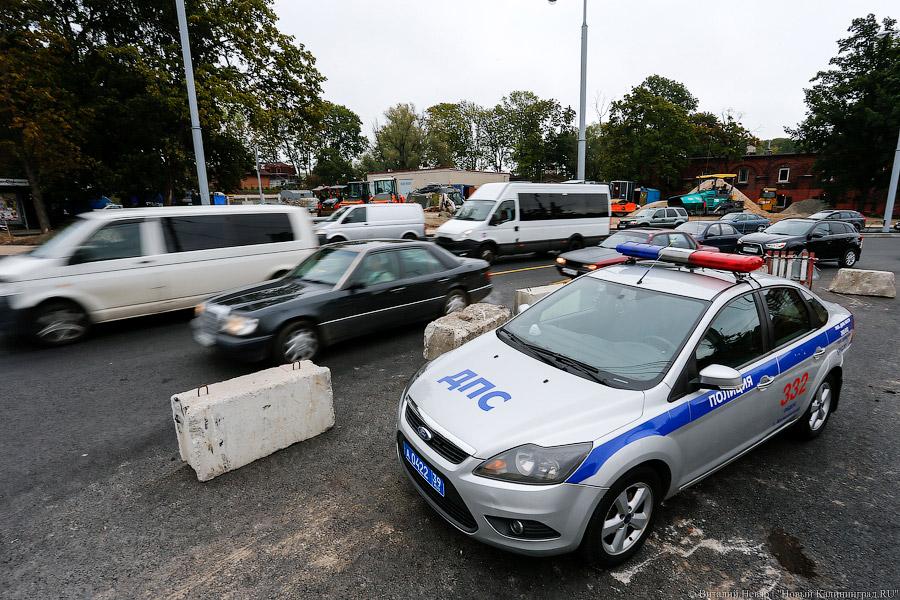 Пробки по центру: новая схема движения вызвала заторы на площади Василевского