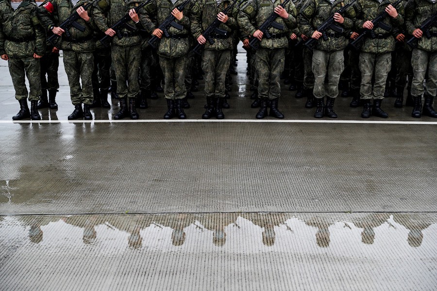 Коронавирусная репетиция: как пешие расчеты готовились к параду в Чкаловске