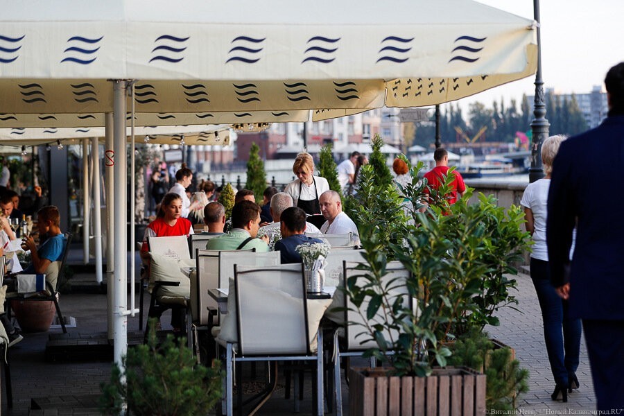  Алиханов предложил Путину снизить ставку НДС для гостиниц и ресторанов