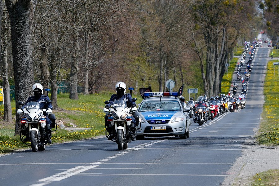 Российские байкеры в Польше: в Бранево почтили память павших солдат