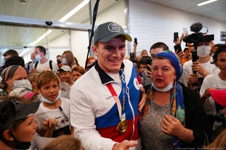 «Калининград приветствует победителя»: как Мусу Евлоева встречали в «Храброво» (фото)