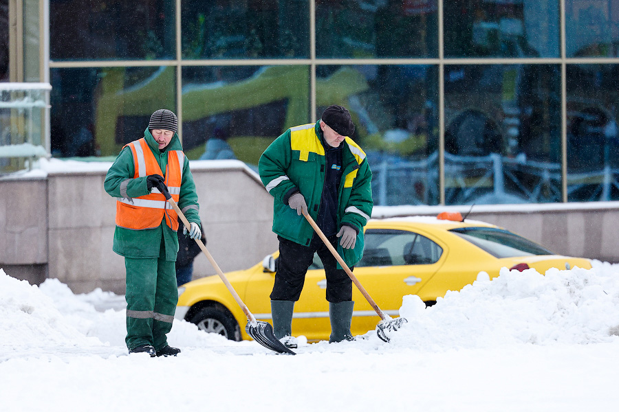 Хаос под белым покрывалом: как выглядит утонувший в снегу Калининград (фото)