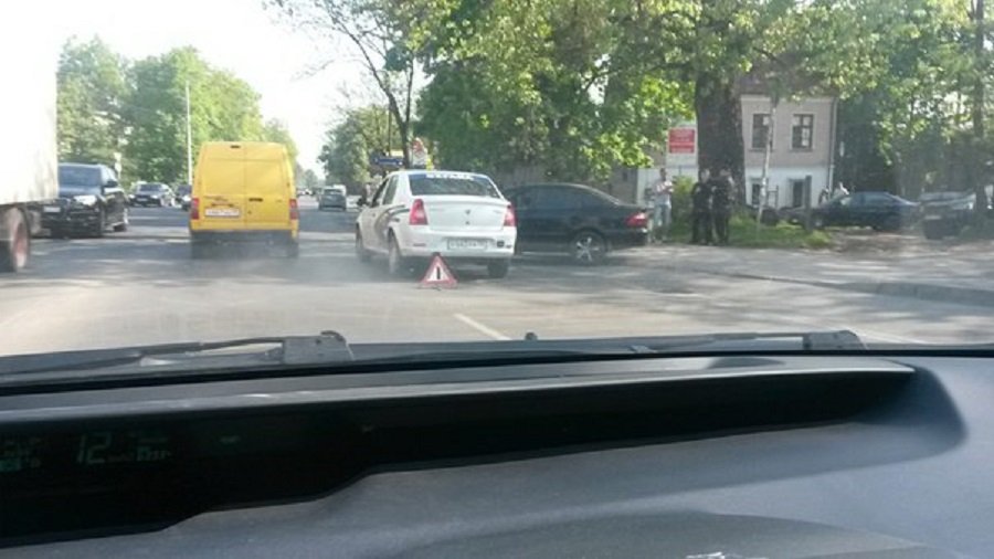 Автомобилисты сообщают о пробке на Невского из-за ДТП (фото)