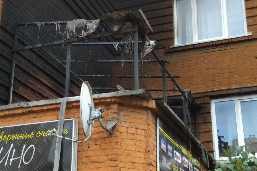 В Калининграде загорелся магазин рыболовных снастей (фото, видео)