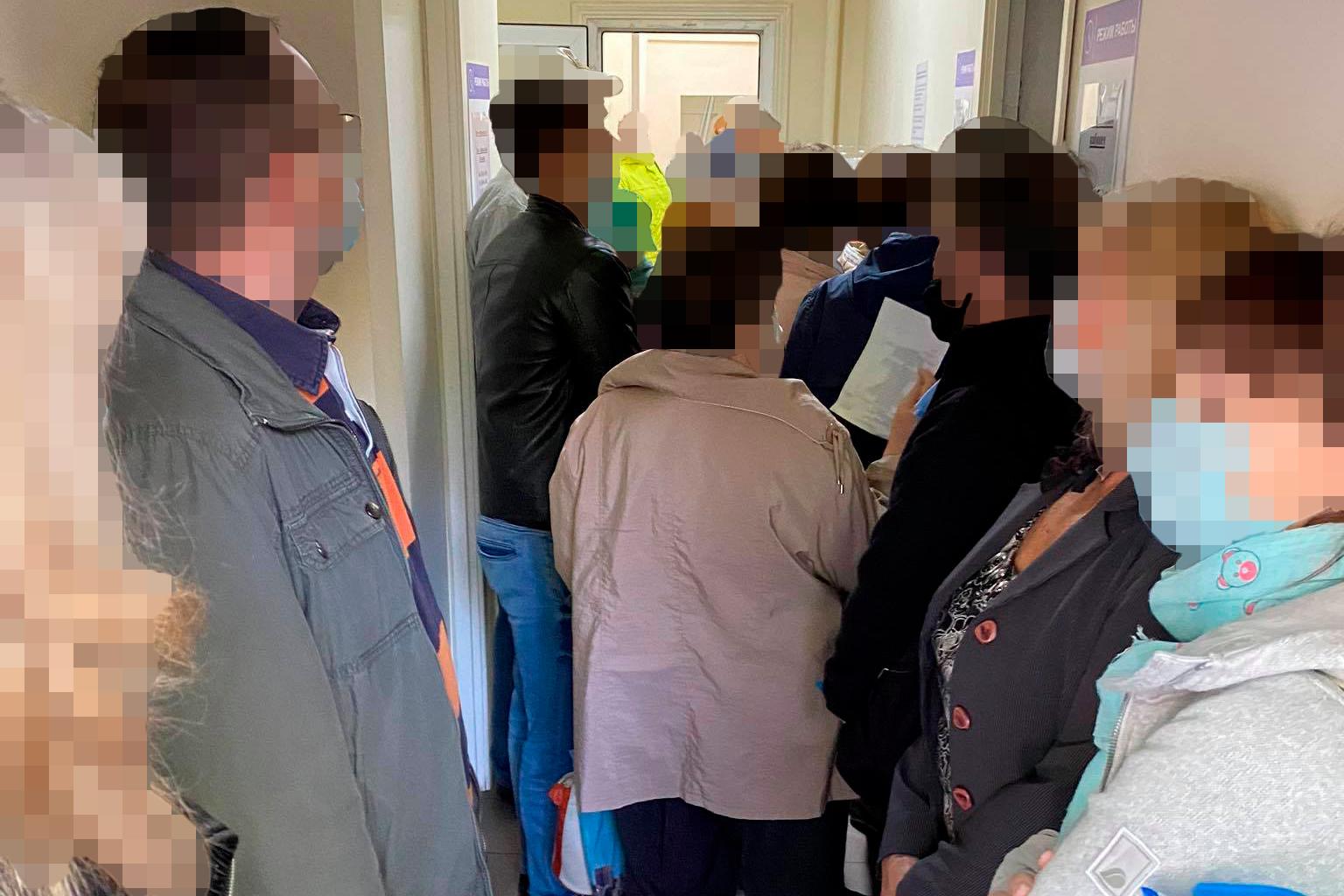 Калининградцы пожаловались на толпы в городской поликлинике