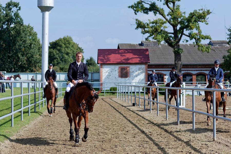 «Шляпки, лошади, конкур»: фоторепортаж «Нового Калининграда.Ru»