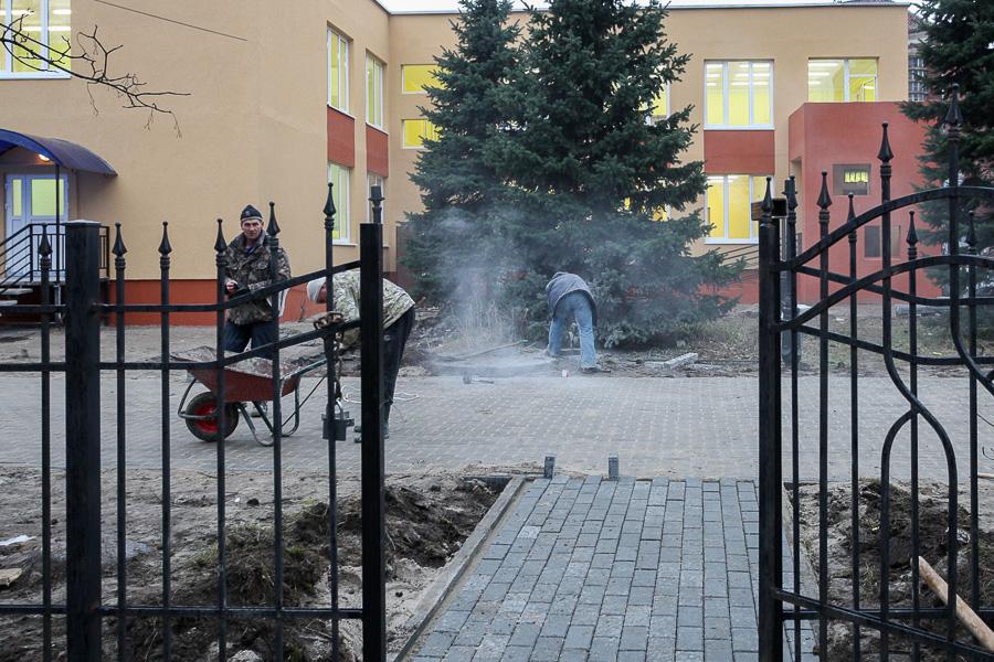 «До завтра не достроим!»: губернатор и мэр собрались открывать неготовые детсады