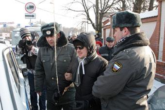 После митинга на площади Василевского 5 человек было задержано