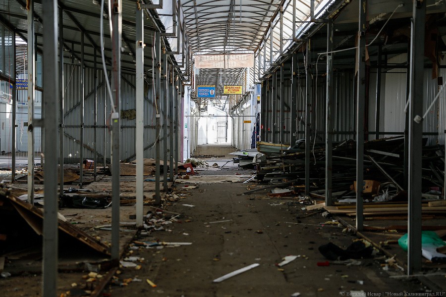 Последние могикане: как сносят промтоварные ряды Центрального рынка (фото)