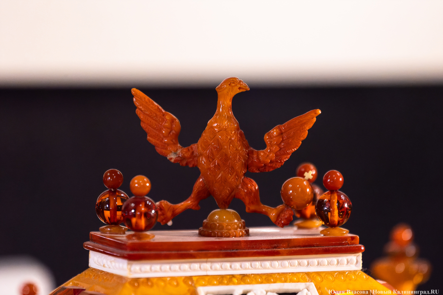 «Денег не было, работы шли»: как воссоздавали Янтарную комнату (фото)