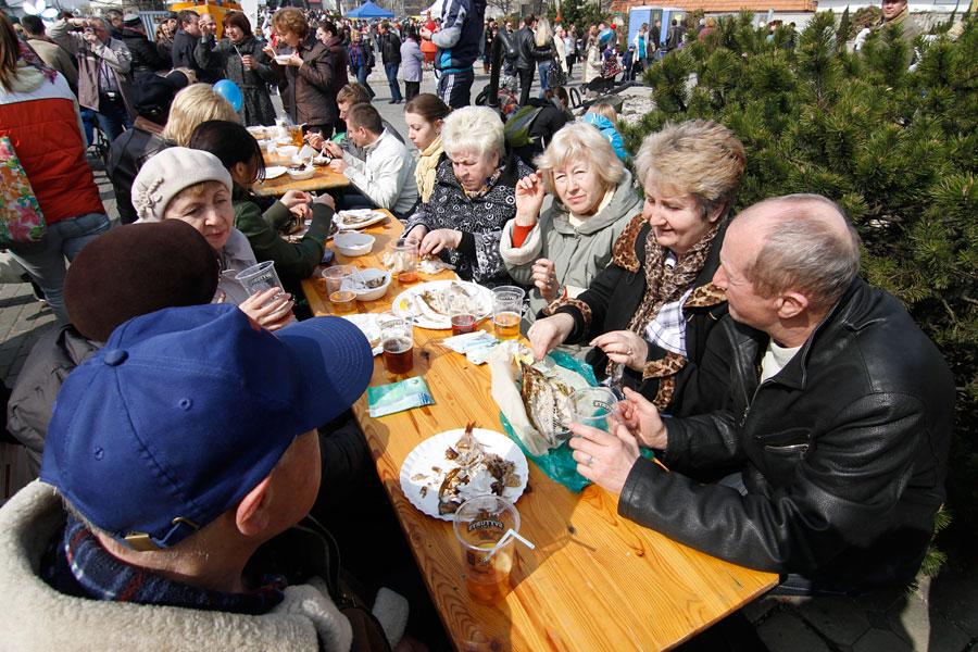 «Международный рыбный день»: фоторепортаж с Дня селедки