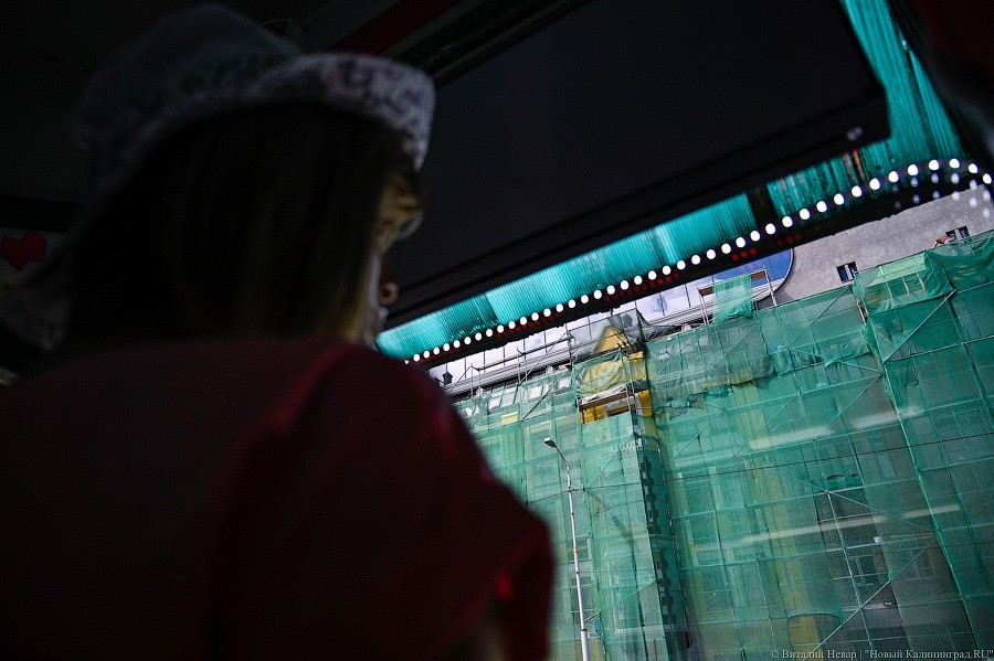 Стекло и треугольники: как выглядит фасад реставрируемой «Кройц-аптеки»