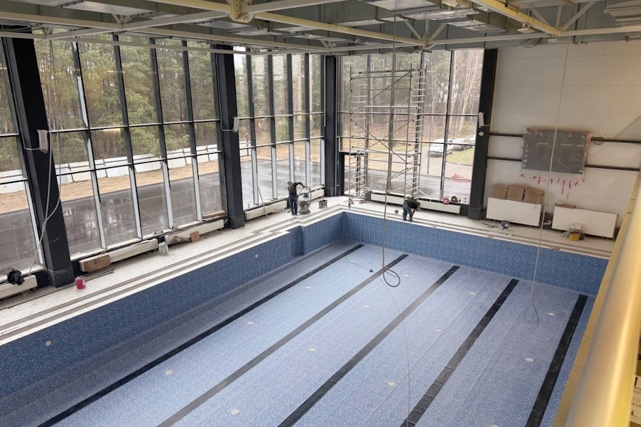 Светловская администрация показала бассейн, сдать который обещали в 2024 году (фото)