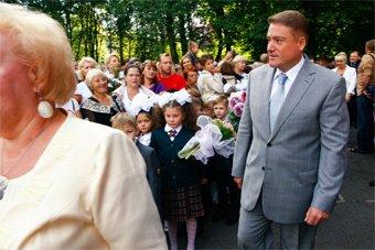 Правительство области простимулирует школы на 100 млн рублей