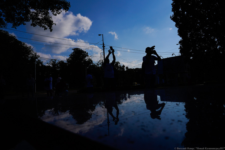 Футуролог Пётр и машина времени: «Фестивальная дирекция» представила спектакль-прогулку 