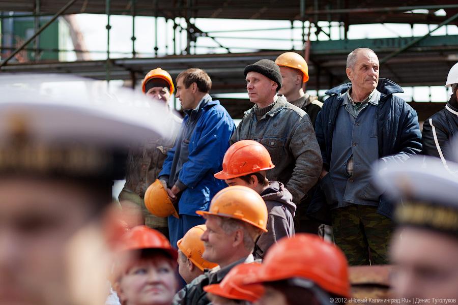 «Подарок ко Дню рождения»: фоторепортаж со спуска на воду БДК «Иван Грен»