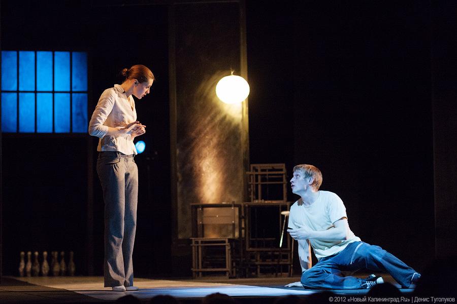 «Трамвай „Желание“ останавливается здесь»: фоторепортаж со спектакля