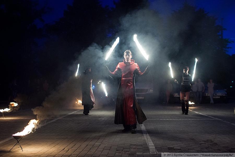 «Авто в кино»: фоторепортаж с открытия автокинотеатра «ВестСинема»