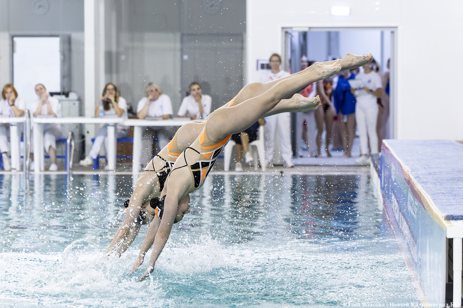 Брызги и грация: в Калининграде разыгрывают Кубок России по синхронному плаванию (фото)