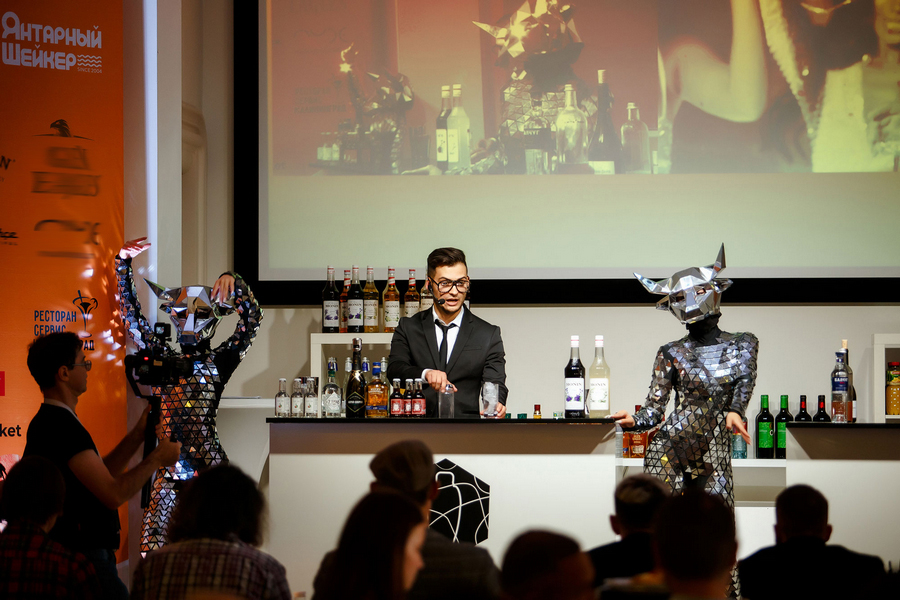 Лучшего бармена Калининграда определили на конкурсе «Янтарный Шейкер-2022»