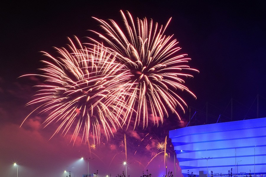 В Калининграде стартовал чемпионат фейерверков. Показываем, как это было (фото)