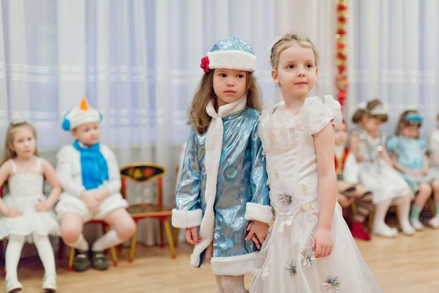 “Обычная сказка”: фоторепортаж с новогоднего утренника в детском саду