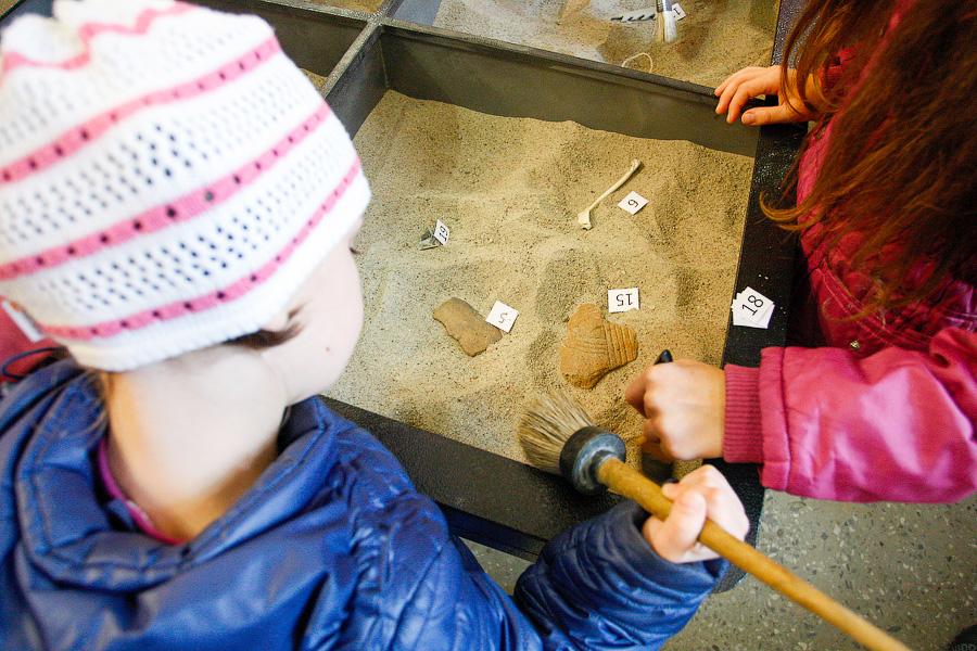 Дети и древности: в историко-художественном музее прошли занятия по археологии