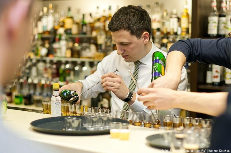 Сухая теория и жидкая практика: мастер-класс бренд-амбассадора ликёра Becherovka
