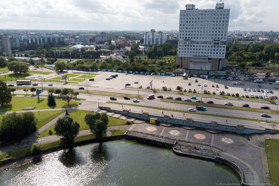 Нижнее сверху: набережная Нижнего озера перед ремонтом с высоты птичьего полёта