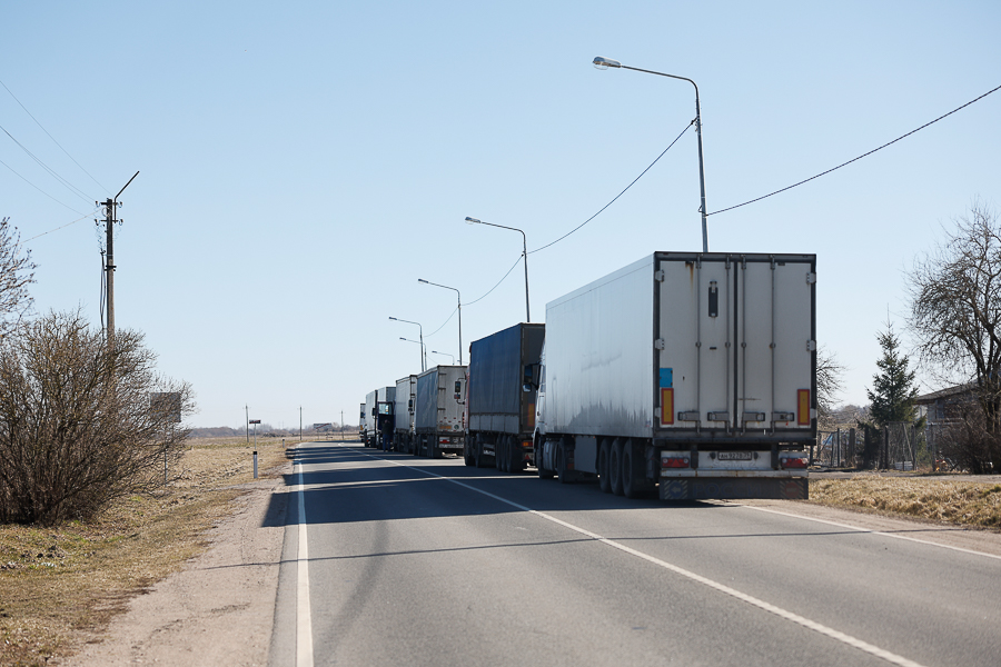 Автомобильные грузоперевозки в Калининград с 2021 года сократились в три раза