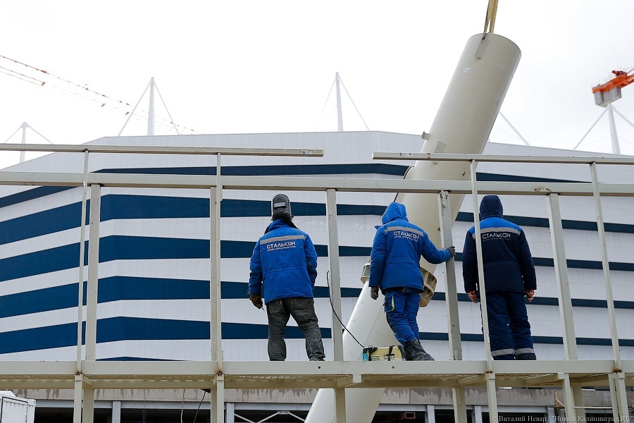 Тонкая настройка: ФИФА проинспектировала строящийся стадион в Калининграде