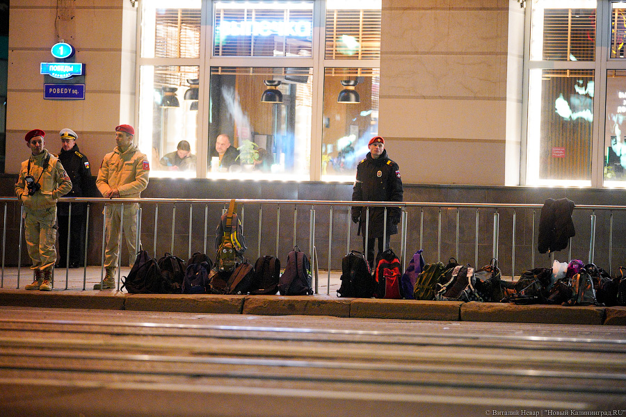 Вечерний марш: в Калининграде прошла репетиция парада Победы (фото)