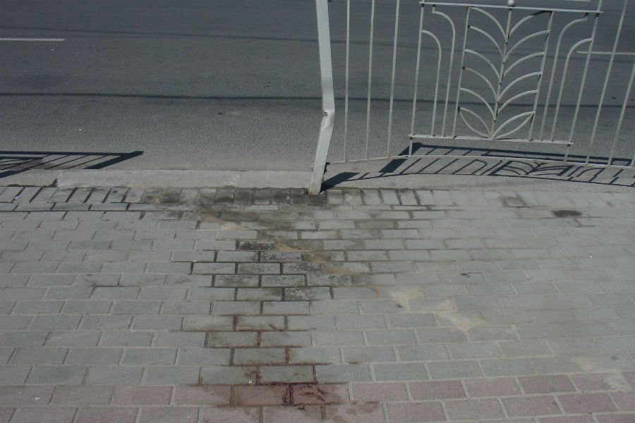 Машина пронеслась в шаге от людей: очевидцы об аварии на 9 Апреля