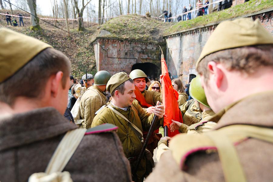 Снова взяли Кёнигсберг: как прошла реконструкция сражения у форта №5