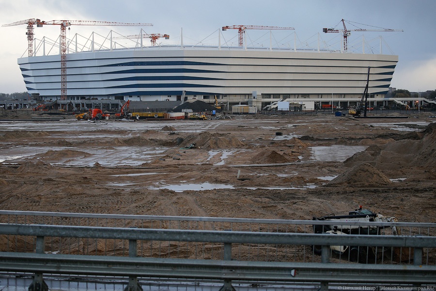 И Остров плывет: что происходит в «сезон дождей» у нового стадиона